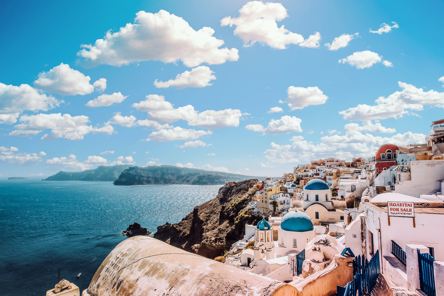 Sun holiday: Santorini